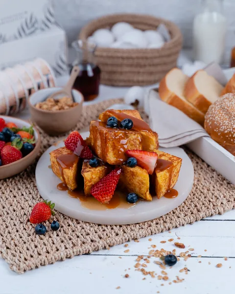 French toast with berries and caramel — breakfast recipes