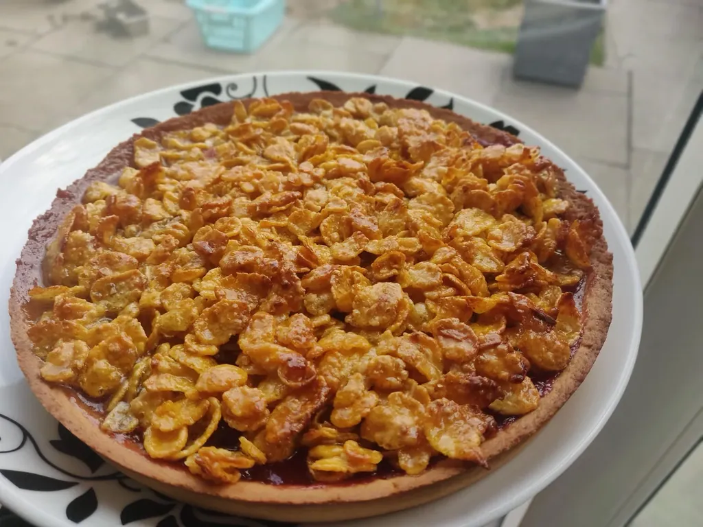 Old School Cornflake Tart – The Classic Recipe with Custard